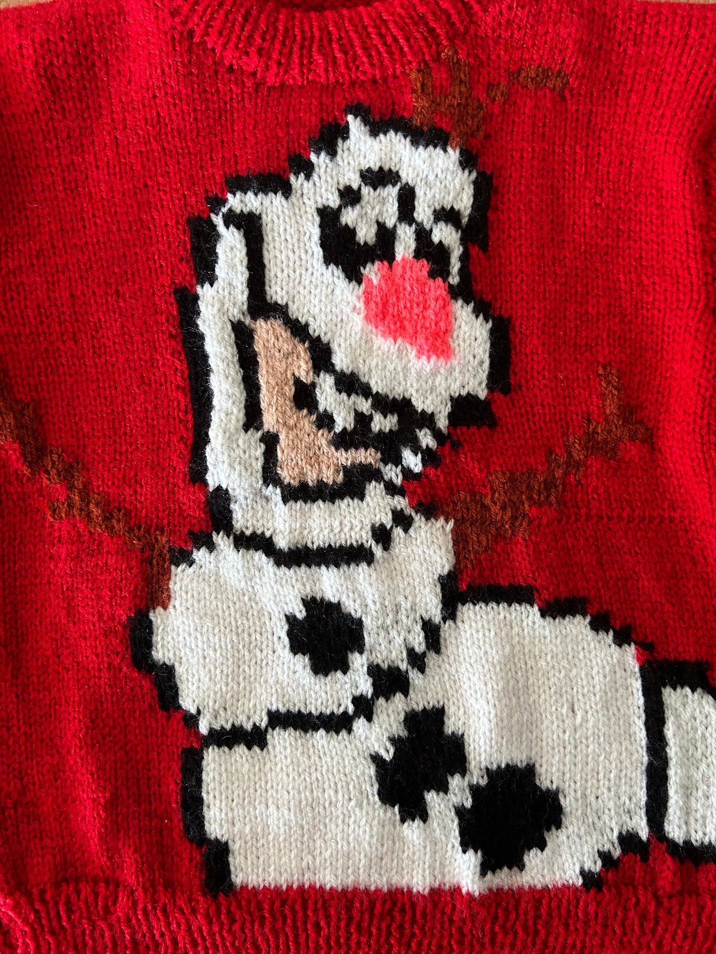 Pull de couleur rouge avec Olaf - 4 ans Les P'tits Baby