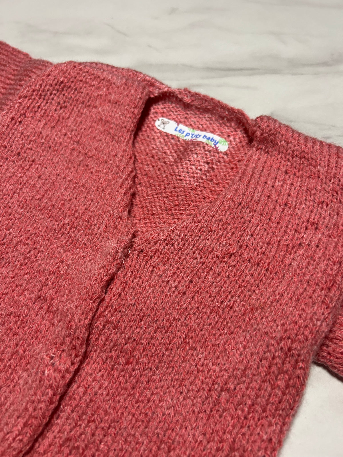 Gilet bébé rose brique à boutons-pression – 1 an