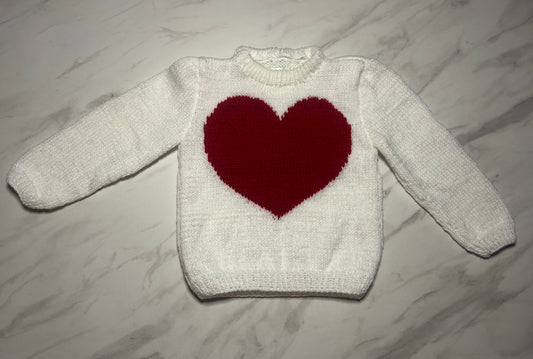 Pull blanc à coeur rouge - 4 ans